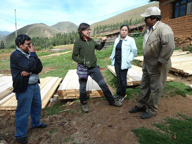Vanesa Alvarez en una cooperativa en Bolivia