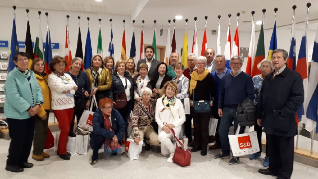 Alumnos del programa PUMUO visitan las instituciones europeas