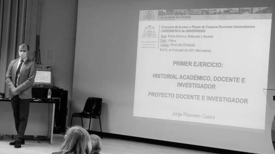 Jorge Pisonero has successfully completed the process to become a Full Professor!