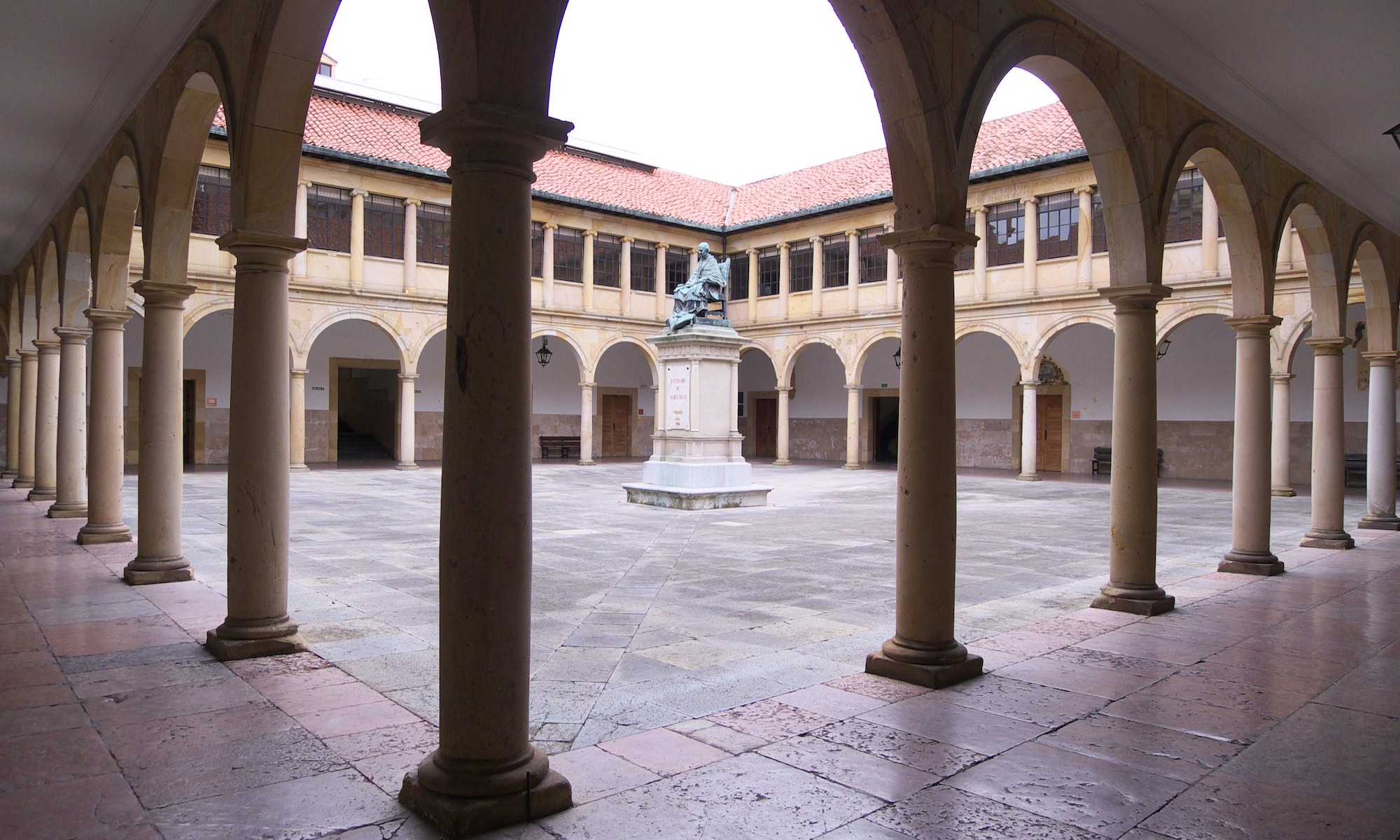 Claustro de la Universidad de Oviedo