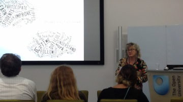 Nuria Hernandez en su exposición “Using web 2.0 technologies to foster collaborative learning in Higher Education” en la Open University (junio 2017)